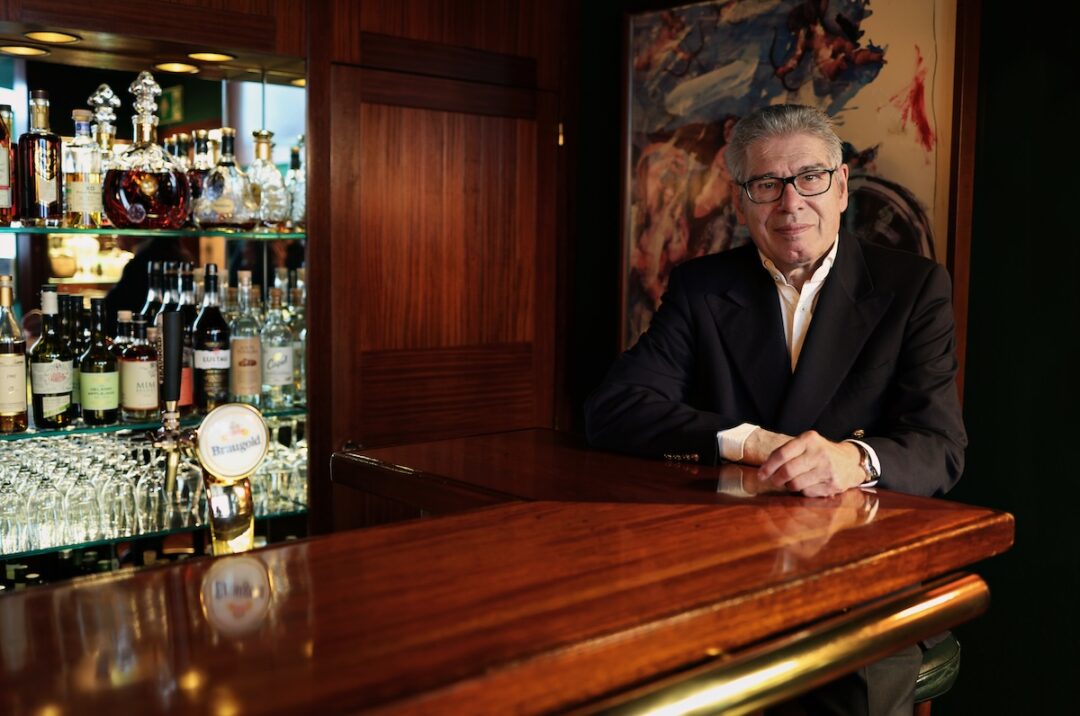 Meeting a living legend – Peter Roth about his beginnings and a rockstar moment - Part I found at The Pouring Tales