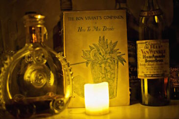 Vintage accessoires Interior at the Jerry Thomas Project in Rome